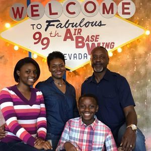 Meet your Posher, Dee